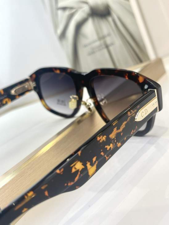 Picture of Dior Sunglasses _SKUfw76512997fw